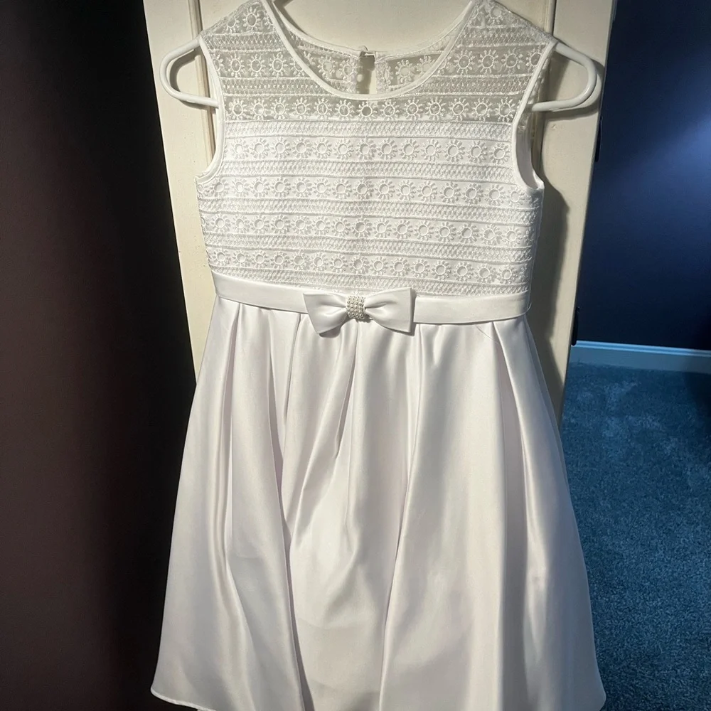 Girl’s Sleeveless Embroidered Illusion Dress with Pearled Bow - Picture 2 of 6